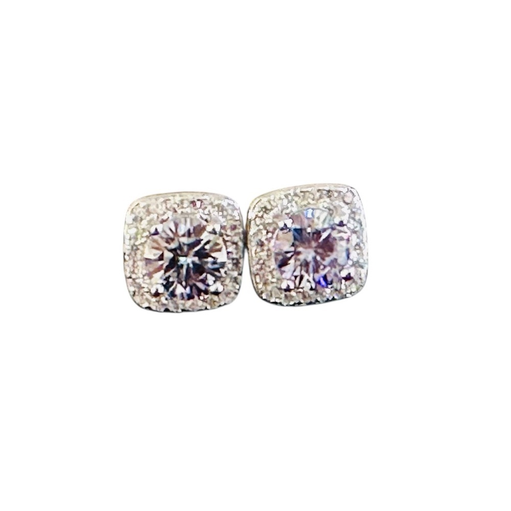 5mm 1.0 CT Light Purple Moissanite Stud Earrings 925 Sterling Silver NWT - Picture 3 of 8